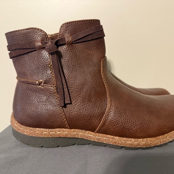 NIB  boc by Born Boots; Big on Comfort; Brown leather & man made; Sz 8 M - Picture 7 of 15